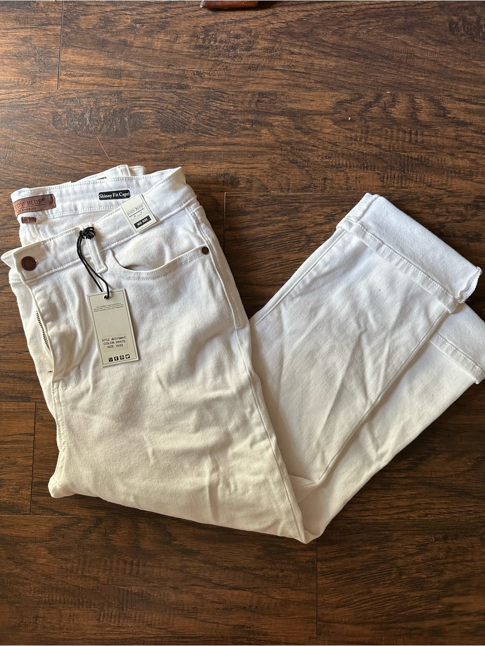 Judy Blue White Skinny Fit Capri Women’s Jeans